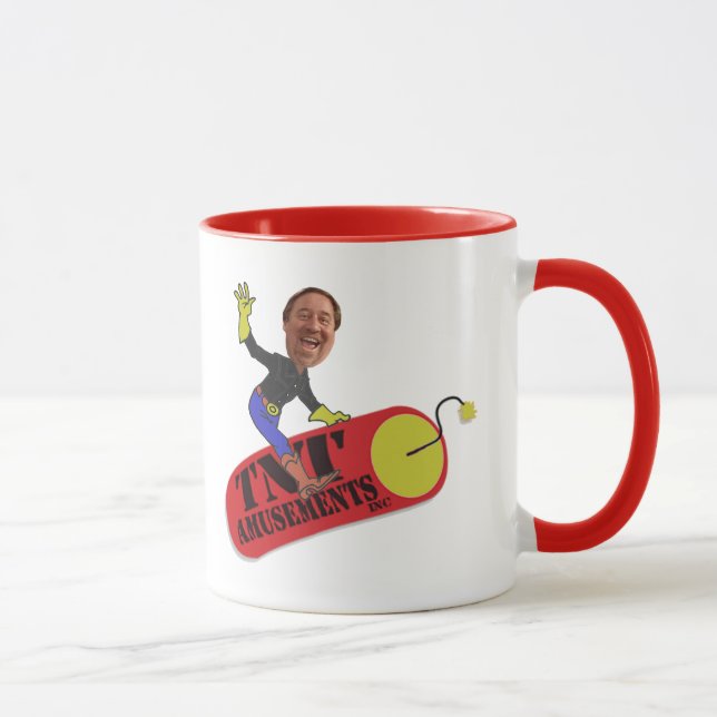 Taza de las diversiones de TNT (Derecha)