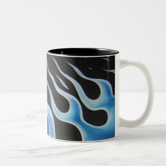 Taza de las llamas azules (Derecha)