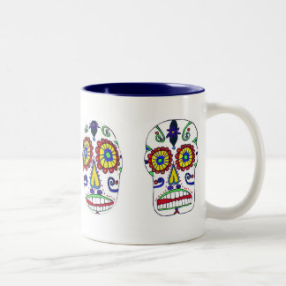 Taza de los cráneos del azúcar
