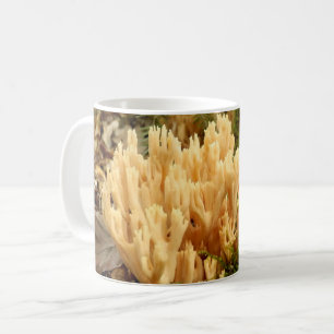 Taza de los hongos del stricta de Ramaria
