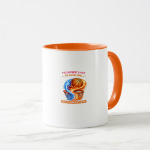 Taza de Mamá de Baloncesto – Ella está detrás de c