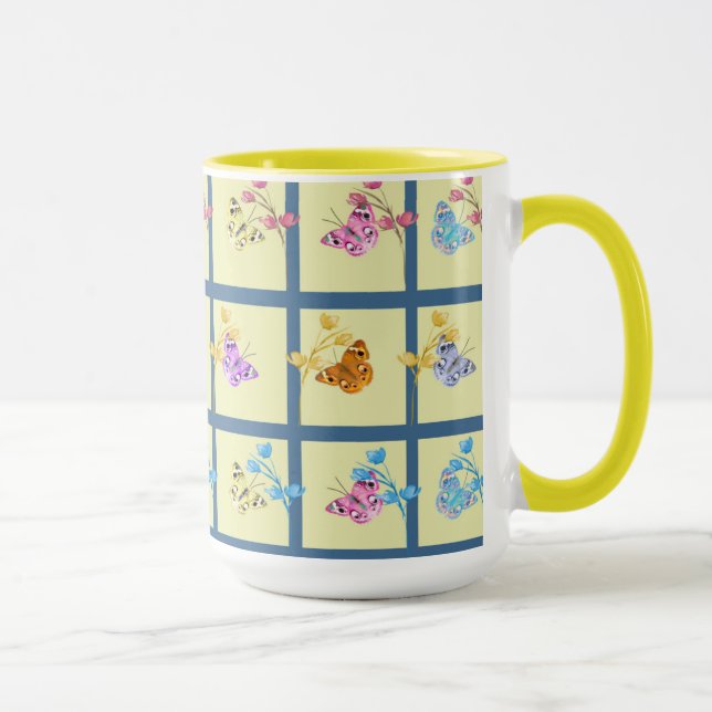 Taza de mariposas y flores alegres (Derecha)