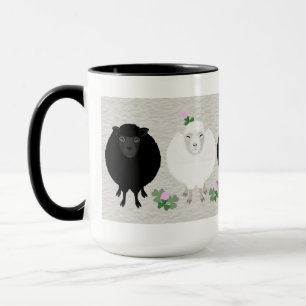 Taza de oveja negra y blanca