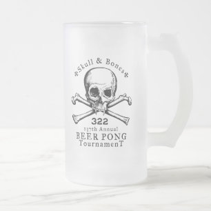 Taza de Pong del cráneo y de la cerveza de los