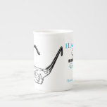 Taza De Porcelana 3D Glasses 90th Birthday personalizado Mug<br><div class="desc">Ilustracion vintage de gafas 3D. Personalizable 90.ª taza de cumpleaños. Puede cambiar fácilmente el texto (fuente, tamaño, color y posición) y el color de fondo haciendo clic en el botón personalizar o personalizar. Cumpleaños coincidente guardar la fecha (postal), el libro de invitados de cumpleaños (cuaderno de espiral y cubierta dura),...</div>