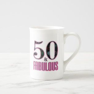 Taza De Porcelana 50 y fabulosos tipografía rosa y negro cumpleaños