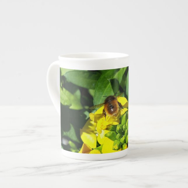 Taza De Porcelana Abeja a las flores amarillas (Izquierda)