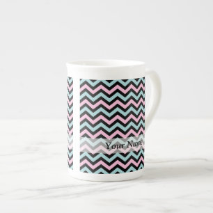 Taza De Porcelana Agua rosa y chevron negro