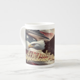 Taza De Porcelana Águila del 4 de Julio con bandera americana