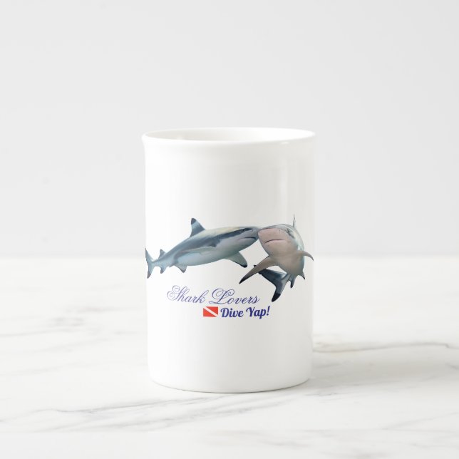 Taza De Porcelana Amantes del tiburón blanco rotan vidrio (Frente)