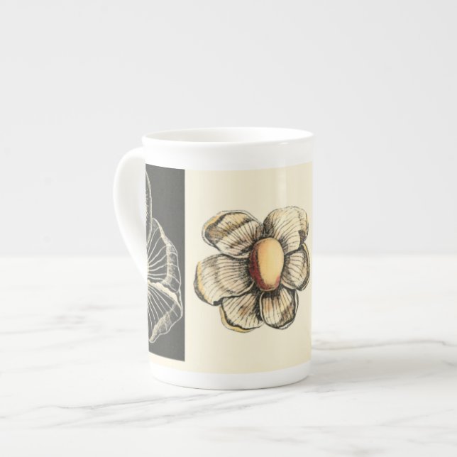 Taza De Porcelana Animales variados pintados con fondo crema (Izquierda)