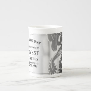 Taza De Porcelana Anuncio de jubilación con espuelas viejas