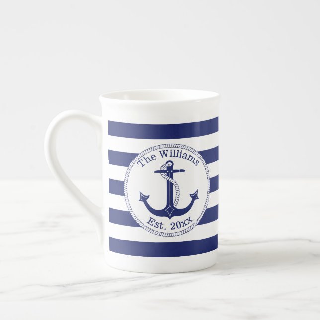 Taza De Porcelana Apellido náutico de las rayas de azules marinos (Izquierda)