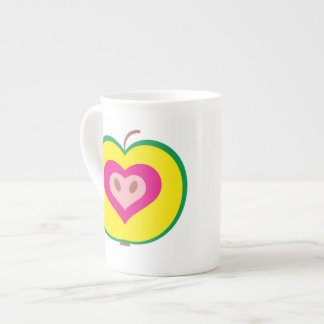 Taza De Porcelana Apple con el corazón del amor asalta