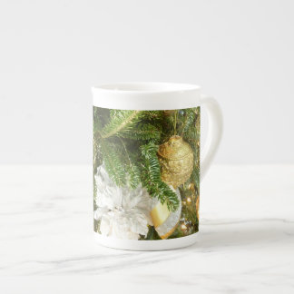 Taza De Porcelana Árbol de Navidad plateado y dorado en vacaciones