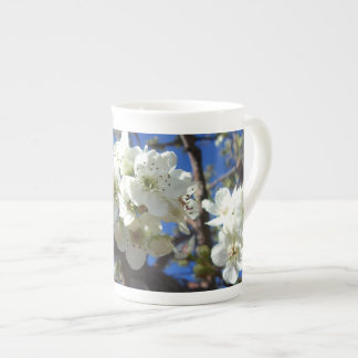Taza De Porcelana Árbol de peras florido de primavera de los Cluster