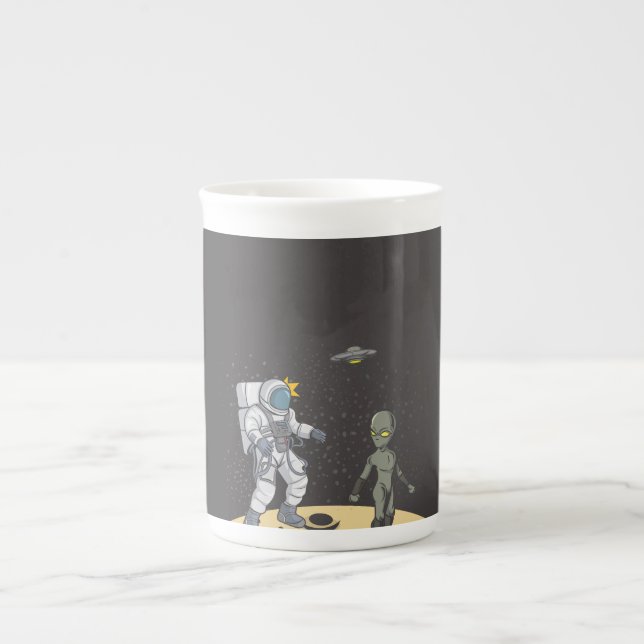 Taza De Porcelana Astronauta y extranjera (Frente)