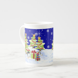 Taza De Porcelana Bebés de oso polar pingüino en nieve