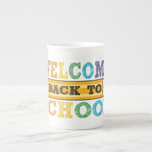 Taza De Porcelana Bienvenido de nuevo a la escuela – Ilustración de