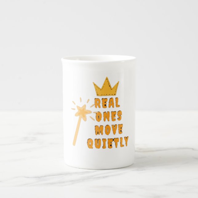 Taza De Porcelana Bold Yet Silent – The Real Ones Design  (Frente)