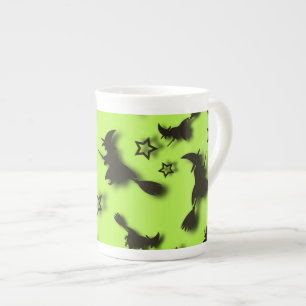 Taza De Porcelana Bruja voladora entre las estrellas en la noche de 