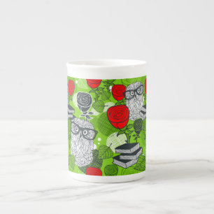 Taza De Porcelana Búho en rosas rojas