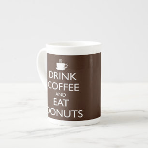 TAZA DE PORCELANA CAFÉ DE BEBIDA Y DONUS DE COMIDA