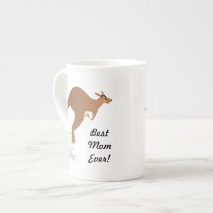 Taza De Porcelana Canguro lindo con el bebé en bolsa