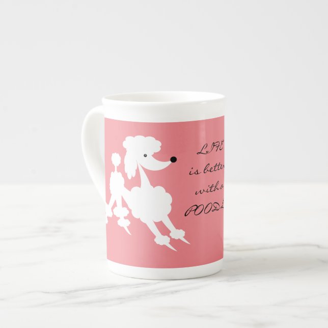Taza De Porcelana Caniche blanco en el fondo de color salmón (Izquierda)
