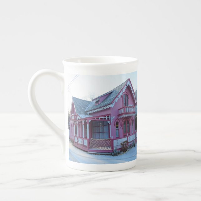 Taza De Porcelana Casa rosa en la nieve - Viñetería de Martha (Izquierda)