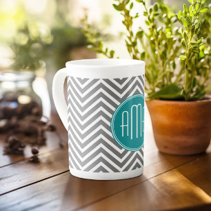Taza De Porcelana Chevrones de Carbón Teal con Monograma Personaliza
