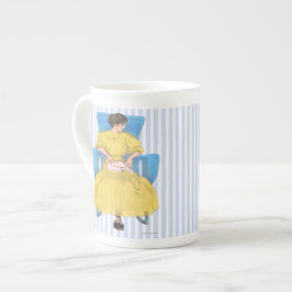 Taza De Porcelana Chica del libro en la silla, amarillo azul