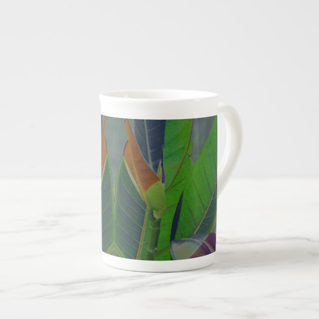 Taza De Porcelana Cierre de las hojas verdes (Derecha)