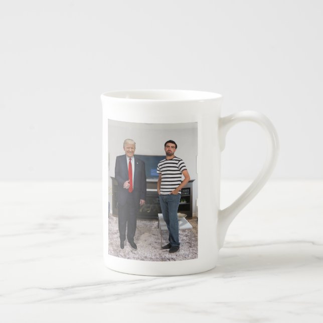 Taza De Porcelana Conoció al presidente Donald Trump| Agregar la fot (Derecha)