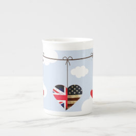 Taza De Porcelana Corazones de la bandera británica y estadounidense