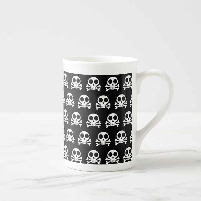 Taza De Porcelana cráneo espeluznante sobre un fondo negro (Derecha)