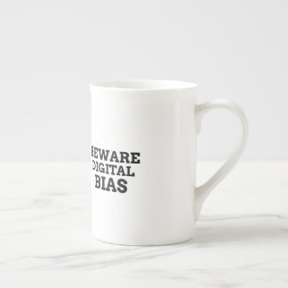Taza De Porcelana Cuidado con el sesgo digital