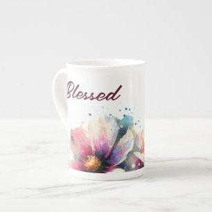 Taza de porcelana de hueso con diseño floral moder