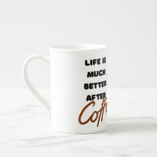 Taza de porcelana de hueso 'La vida es mucho mejor
