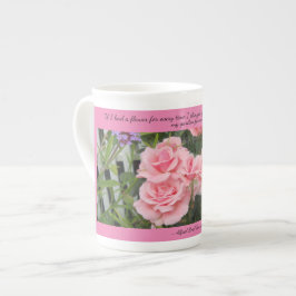 Taza de porcelana de rosas rosadas pensamientos de