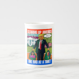 TAZA DE PORCELANA DONALD TRUMP - LIMPIANDO A ESTADOS UNIDOS, UNA BOL