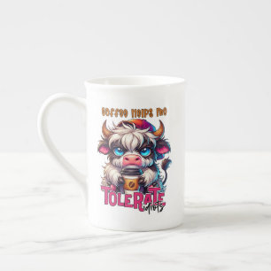 Taza De Porcelana El café me ayuda a tolerar a los idiotas