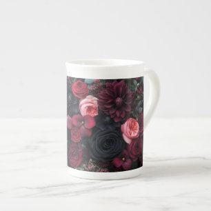 Taza De Porcelana Elegante Arreglo Floral Oscuro Con Rosas