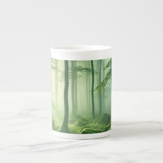 Taza De Porcelana Enchanted Misty Forest Serene Green Woodland Scene