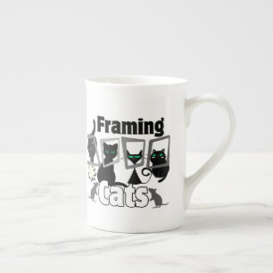 Taza De Porcelana Enmarcando gatos.w