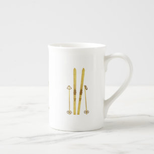 Taza De Porcelana Esquíes De Oro Y Pollos Ilustracion de esquí de