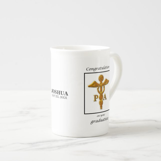 Taza De Porcelana Felicitaciones al asistente médico de graduación (Derecha)