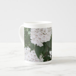 Taza De Porcelana Flores de laurel de la montaña blanca