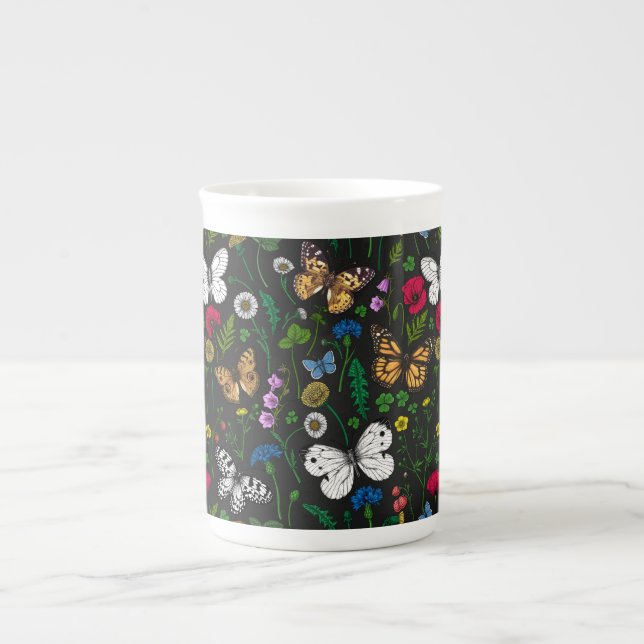 Taza De Porcelana Flores y mariposas silvestres en negro (Frente)