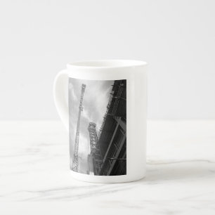 Taza De Porcelana Foto de equipo de construcción de grúa y contrapes